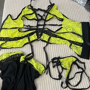 Floral lace 3 piece lingerie set